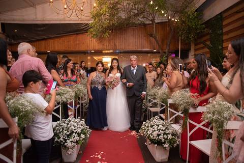 Fotografia de Casamento
Tabasco produções
Monet Casa de Festas'