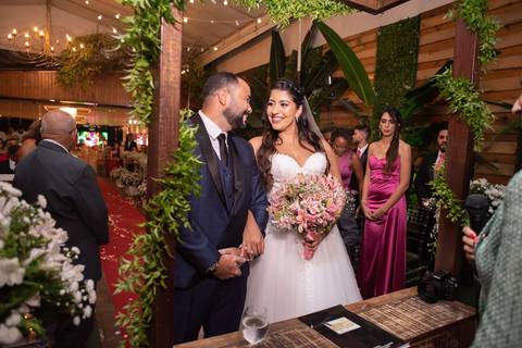 Fotografia de Casamento
Tabasco produções
Monet Casa de Festas'