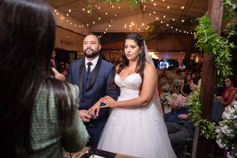 Fotografia de Casamento
Tabasco produções
Monet Casa de Festas'
