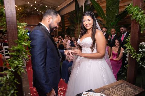 Fotografia de Casamento
Tabasco produções
Monet Casa de Festas'