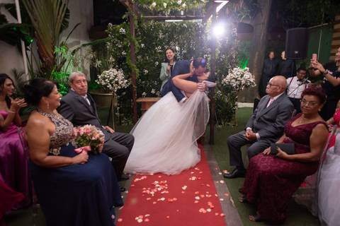 Fotografia de Casamento
Tabasco produções
Monet Casa de Festas'