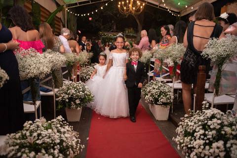 Fotografia de Casamento
Tabasco produções
Monet Casa de Festas'