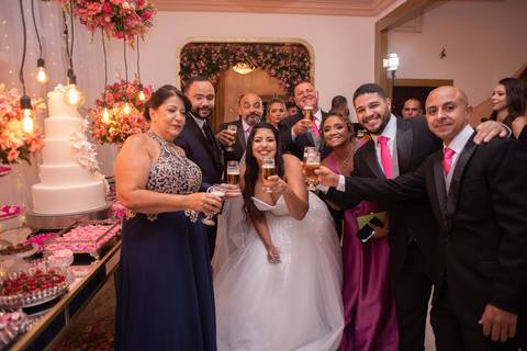 Fotografia de Casamento
Tabasco produções
Monet Casa de Festas'