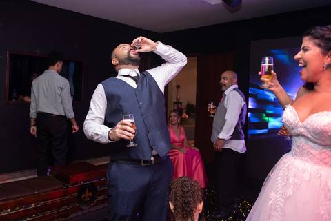 Fotografia de Casamento
Tabasco produções
Monet Casa de Festas'