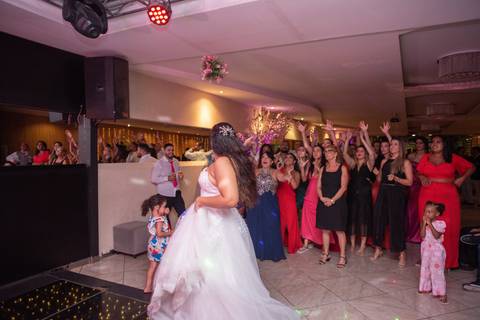 Fotografia de Casamento
Tabasco produções
Monet Casa de Festas'