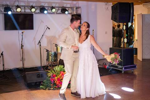 Casamento da Lúcia e Marcelo
Praia do Leblon e AABB RJ
Tabasco Produções
Fotografia de Casamento
Fotógrafo Profissional'