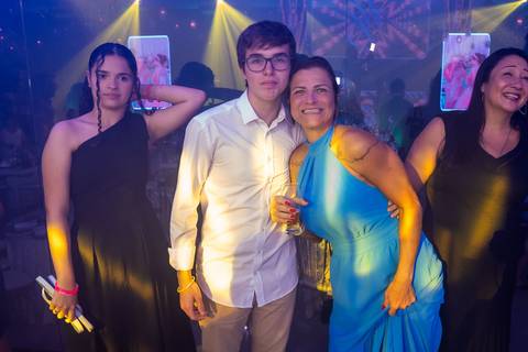 15 Anos da Debutante Maria Clara
Fotografia de 15 Anos
Fotografia de Debutante
Tabasco Produções
Espaço Rio Lounge
'