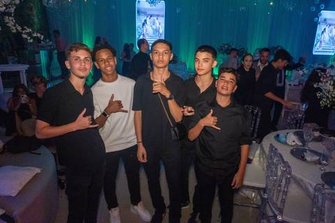 15 Anos da Debutante Maria Clara
Fotografia de 15 Anos
Fotografia de Debutante
Tabasco Produções
Espaço Rio Lounge
'