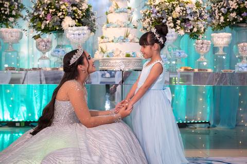 15 Anos da Debutante Maria Clara
Fotografia de 15 Anos
Fotografia de Debutante
Tabasco Produções
Espaço Rio Lounge
'