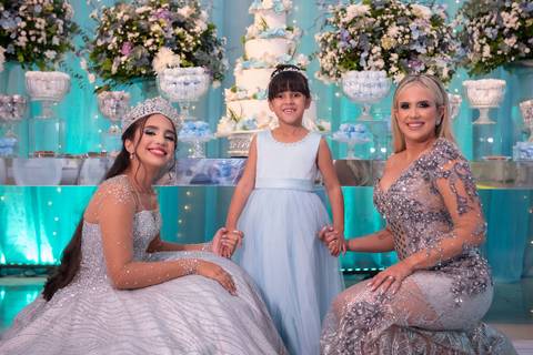 15 Anos da Debutante Maria Clara
Fotografia de 15 Anos
Fotografia de Debutante
Tabasco Produções
Espaço Rio Lounge
'