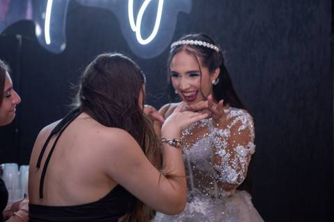 15 Anos da Debutante Maria Clara
Fotografia de 15 Anos
Fotografia de Debutante
Tabasco Produções
Espaço Rio Lounge
'