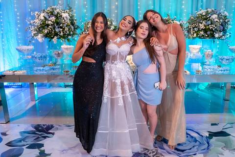 15 Anos da Debutante Maria Clara
Fotografia de 15 Anos
Fotografia de Debutante
Tabasco Produções
Espaço Rio Lounge
'