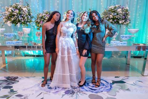 15 Anos da Debutante Maria Clara
Fotografia de 15 Anos
Fotografia de Debutante
Tabasco Produções
Espaço Rio Lounge
'