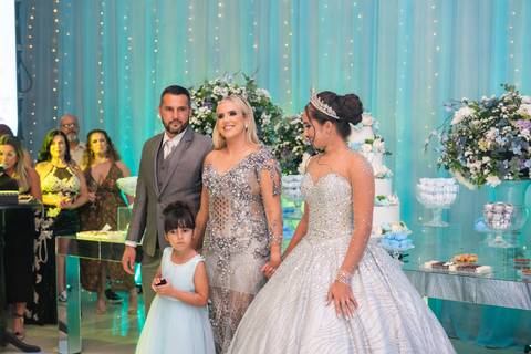 15 Anos da Debutante Maria Clara
Fotografia de 15 Anos
Fotografia de Debutante
Tabasco Produções
Espaço Rio Lounge
'