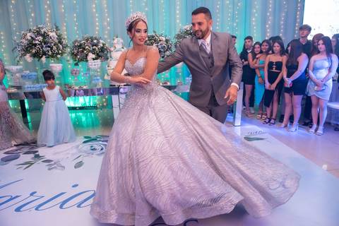 15 Anos da Debutante Maria Clara
Fotografia de 15 Anos
Fotografia de Debutante
Tabasco Produções
Espaço Rio Lounge
'