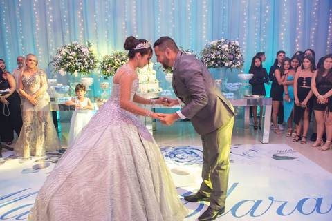 15 Anos da Debutante Maria Clara
Fotografia de 15 Anos
Fotografia de Debutante
Tabasco Produções
Espaço Rio Lounge
'