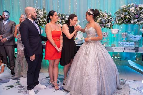 15 Anos da Debutante Maria Clara
Fotografia de 15 Anos
Fotografia de Debutante
Tabasco Produções
Espaço Rio Lounge
'