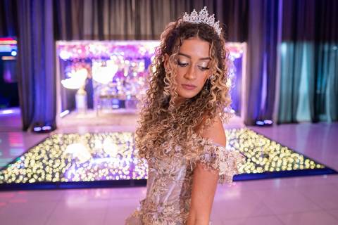 15 Anos da Sofia Dias
Fotografia de XV Anos
Fotógrafo Profissional Rio de Janeiro
Fotógrafo de Debutantes
Tabasco Produções'