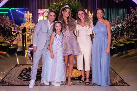 15 Anos da Sofia Dias
Fotografia de XV Anos
Fotógrafo Profissional Rio de Janeiro
Fotógrafo de Debutantes
Tabasco Produções'