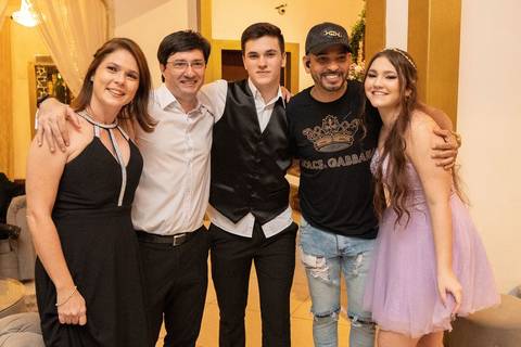 MC Andinho
Fotografia de 15 Anos
Tabasco Produções'