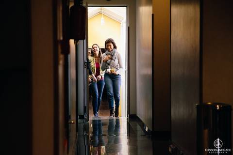 Amigas juntas antes do Casamento na chácara Carpe Diem, em são josé dos pinhais, curitiba, paraná'
