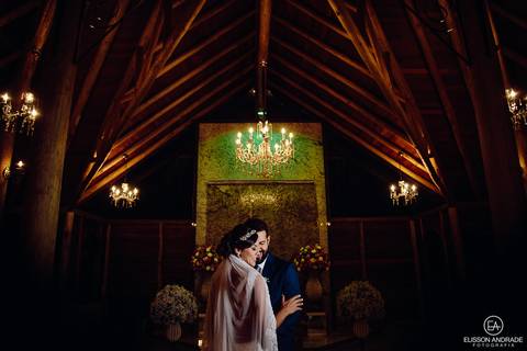 Casamento na chácara Carpe Diem, em são josé dos pinhais, curitiba, paraná, foto posada dos noivos, foto de porta retrato dos noivos'