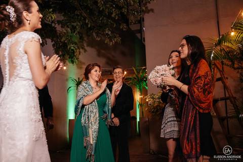 Festa de casamento, casamento mini-wedding no restaurante Quintal de Casa, em Apucarana/PR'