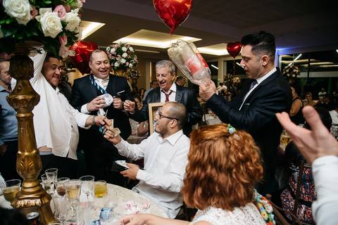 Fotografia de casamento, durante a festa do casamento, gravata'