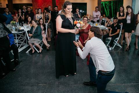 Casamento duplo, de gêmeas, pedido de casamento durante o casamento'