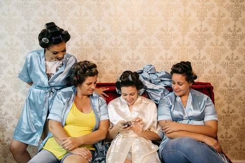 fotos do making of da noiva em salão de beleza, studio beleza dourada, Maringá/PR'