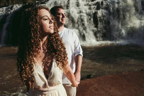 Ensaio de bodas de estanho, 10 anos de casamento. Ensaio realizado na casa do casal e no salto bandeirantes.'