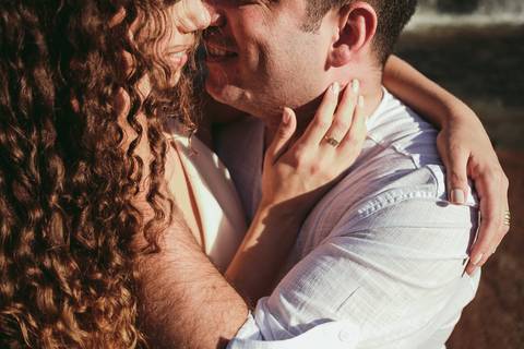 Ensaio de bodas de estanho, 10 anos de casamento. Ensaio realizado na casa do casal e no salto bandeirantes.'