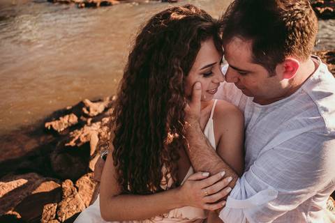 Ensaio de bodas de estanho, 10 anos de casamento. Ensaio realizado na casa do casal e no salto bandeirantes.'