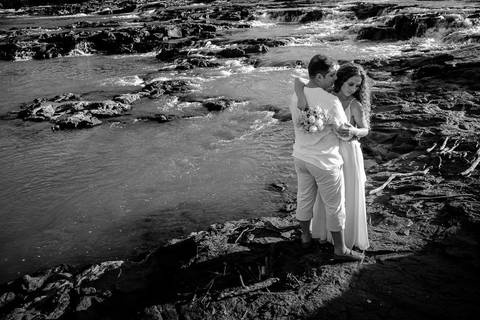 Ensaio de bodas de estanho, 10 anos de casamento. Ensaio realizado na casa do casal e no salto bandeirantes.'