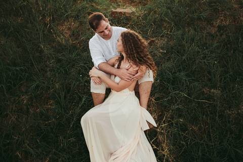 Ensaio de bodas de estanho, 10 anos de casamento. Ensaio realizado na casa do casal e no salto bandeirantes.'