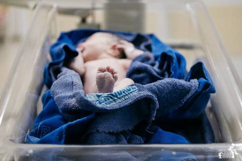 Fotografia de parto, hospital santa rita, em Maringá/PR'