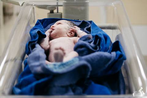 Fotografia de parto, hospital santa rita, em Maringá/PR'