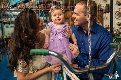 Pre-wedding session, esession, realizado num museu de bicicletas'