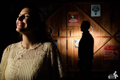 Pre-wedding session, esession, realizado num museu de bicicletas'