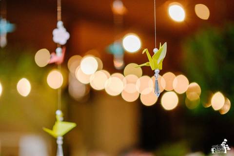 Fotografia de Casamento Boho no Moress Fazenda, Londrina, de fotógrafo de casais de Maringá/PR, em dia nublado e com chuva, decoração'