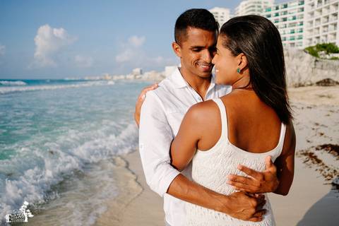 Fotografia de casamento na praia, casamento pé na areia, fotógrafo de Maringá/PR fotografando, e-session, destination photographer, destination wedding cancun beach, mexico'