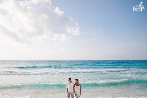 Fotografia de casamento na praia, casamento pé na areia, fotógrafo de Maringá/PR fotografando, e-session, destination photographer, destination wedding cancun beach, mexico'