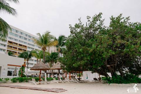 Fotografia de casamento na praia, casamento pé na areia, fotógrafo de Maringá/PR fotografando destination wedding em Cancun, Mexico, foto do local da cerimônia'