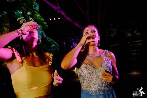 Fotografia de casamento na praia, casamento pé na areia, fotógrafo de Maringá/PR fotografando destination wedding em Cancun, Mexico, durante a festa'