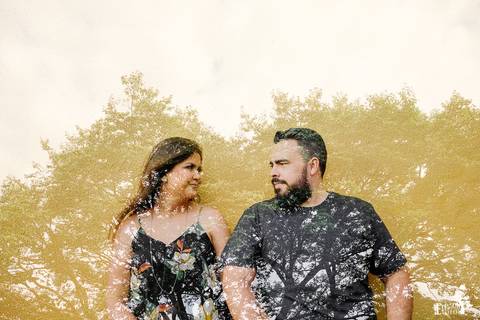 Ensaio fotográfico pré-wedding de casal em fábrica abandonada na cidade de Marialva/PR, usando dupla exposição '