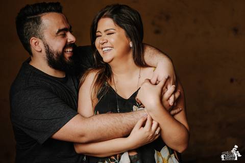Ensaio fotográfico pré-wedding de casal em fábrica abandonada na cidade de Marialva/PR'
