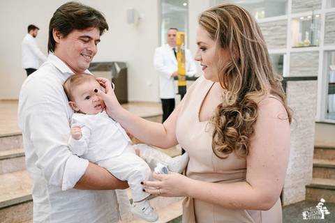 Foto de batizado na igreja são josé operário, em Maringá'