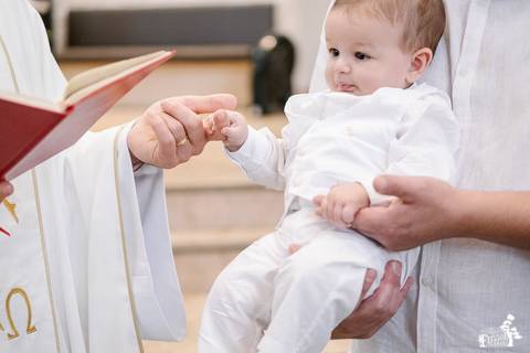 Foto de batizado na igreja são josé operário, em Maringá'
