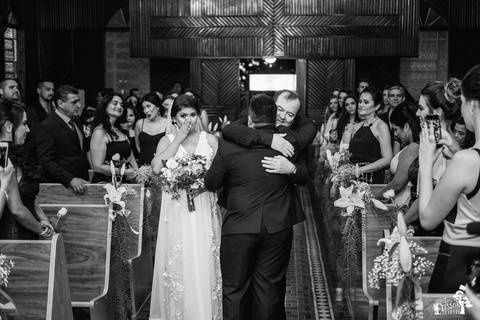entrada da noiva na igreja, foto em preto e branco, na capela nossa senhora aparecida'