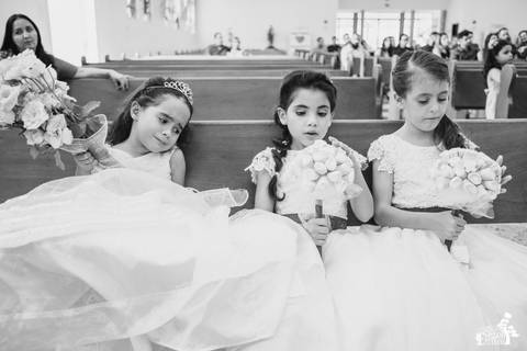 Daminhas de honra durante o casamento'